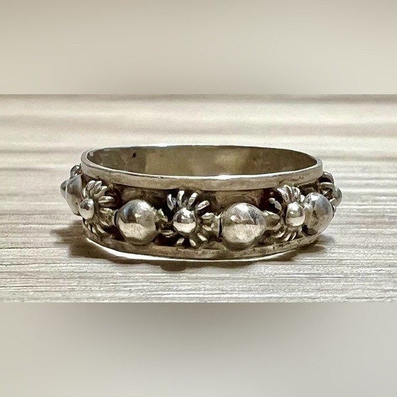Vintage Mexico Designer DFCP Hallmarked Sterling Silver Flower Orb Ring, Size 6 - Picture 2 of 9